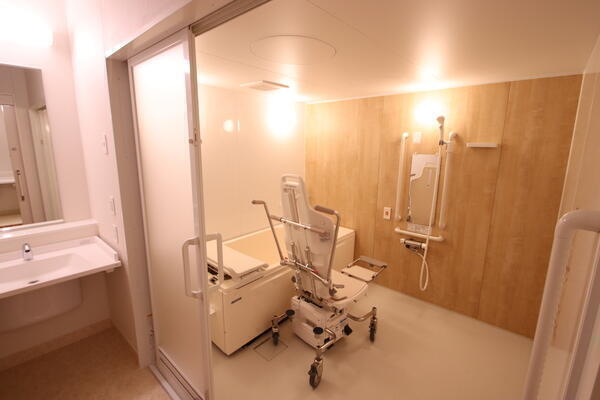 東京シニアケアセンター赤羽（入浴介助/パート）の介護職求人メイン写真3