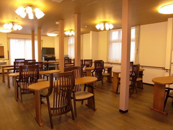 ショートステイロイヤル(常勤)の介護福祉士求人サブ写真1