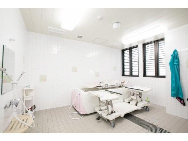 高齢者総合施設 四葉（常勤）の介護福祉士求人メイン写真3