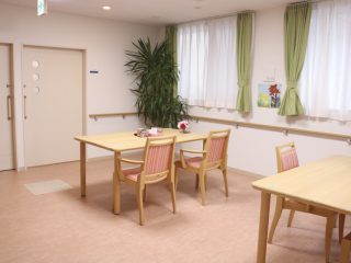 サンホーム湘南新町（パート）の介護福祉士求人メイン写真3