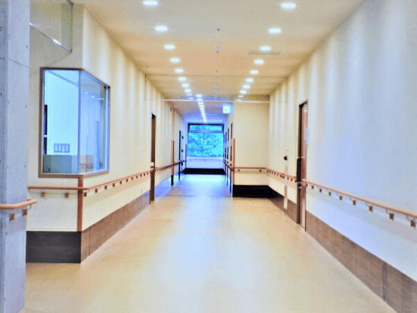 青梅東部病院（常勤）の介護職求人メイン写真4