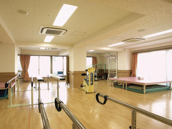 慈誠会記念病院（契約社員/常勤）の介護職求人メイン写真3