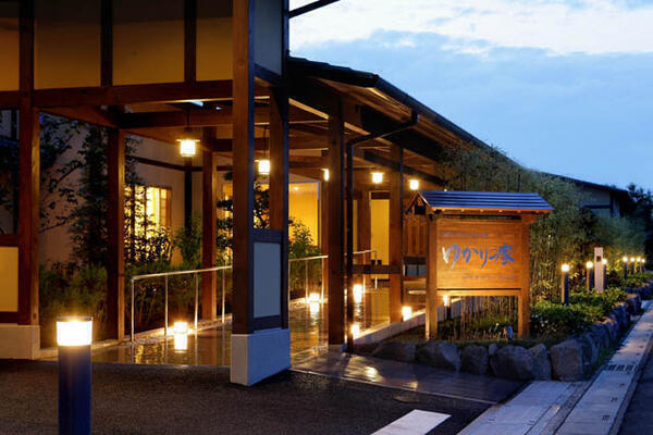 短期入所生活介護ゆかりの家（生活相談員/常勤） の介護福祉士求人メイン写真1