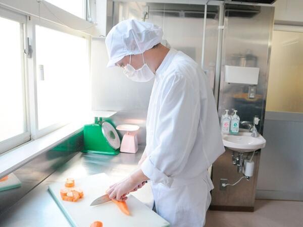 三軒茶屋病院（厨房/常勤）の調理師/調理員求人の写真