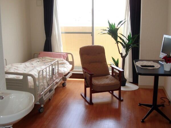 介護付有料老人ホーム 花咲浜寺（パート） の准看護師求人メイン写真3