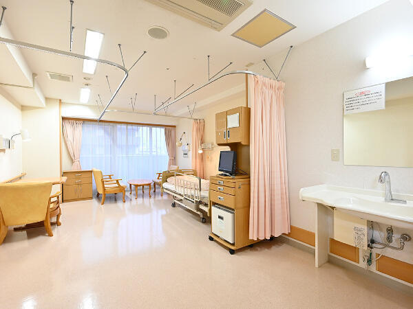 苑田会ニューロリハビリテーション病院（常勤）の看護師求人メイン写真3