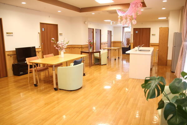 特別養護老人ホーム さかどロイヤルの園（常勤）の介護福祉士求人メイン写真2