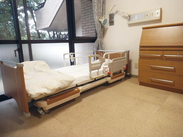 特別養護老人ホーム ロイヤルの園（常勤）の准看護師求人メイン写真3