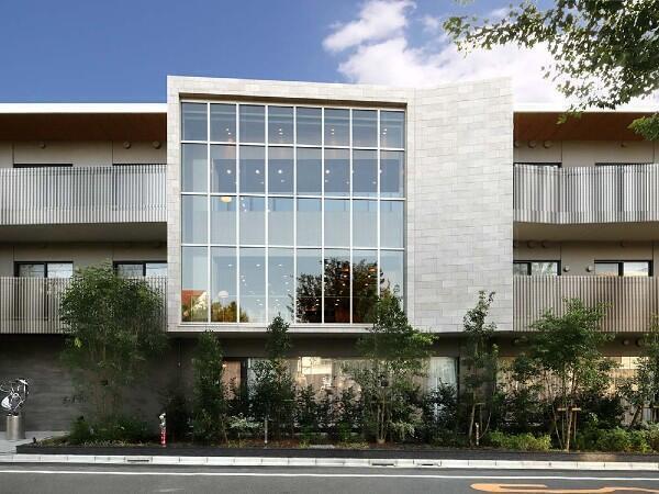 介護付有料老人ホーム チャームスイート高円寺（常勤） の介護福祉士求人の写真