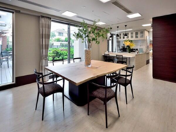 介護付有料老人ホーム チャームプレミア深沢（パート）の介護職求人メイン写真3