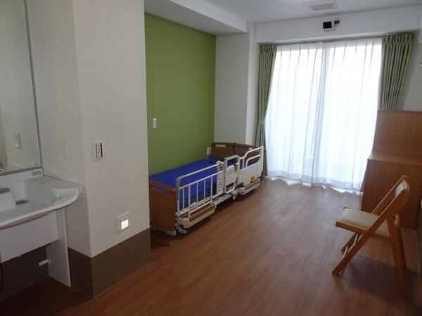 特別養護老人ホーム なみきロイヤルの園（常勤）の介護職求人メイン写真3