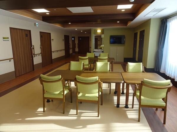 特別養護老人ホーム なみきロイヤルの園（常勤）の介護職求人メイン写真2