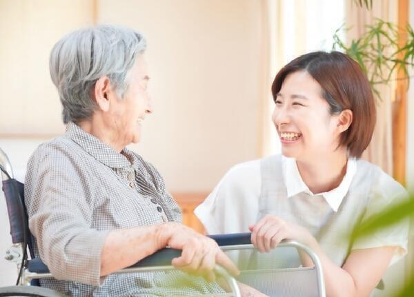 住宅型有料老人ホーム　ばしょう（常勤）の介護職求人メイン写真1