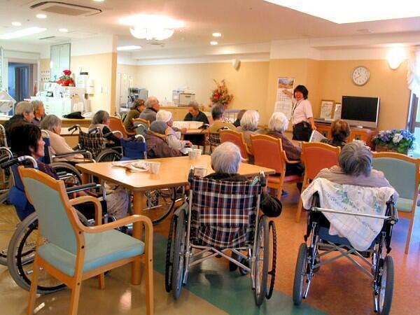 介護付有料老人ホーム エリシオン聖陵（常勤）の介護福祉士求人メイン写真2