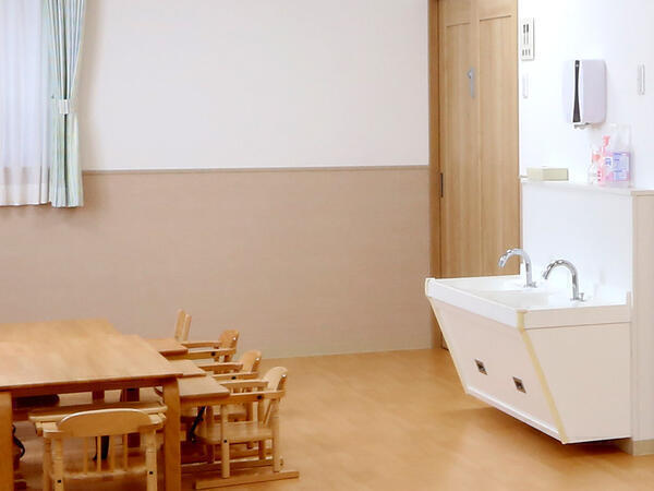 保育ルームあすいく（パート）の保育士求人メイン写真3