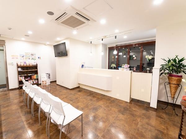 武蔵野皮フ科クリニック 国立分院 （常勤）の医療事務求人メイン写真2