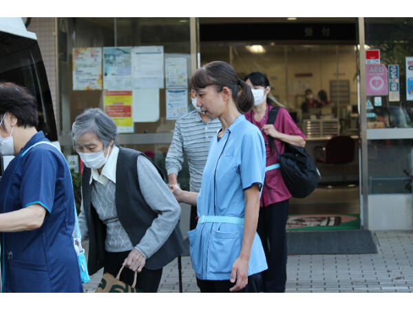 介護老人保健施設ヒューマンライフケア横浜 （パート）の介護職求人メイン写真4