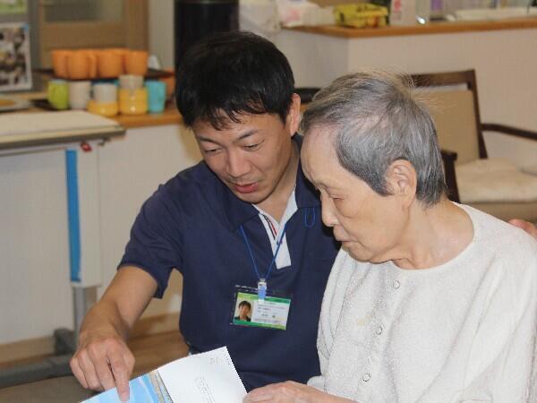 有料老人ホーム　菜の花（準社員）の介護福祉士求人メイン写真2