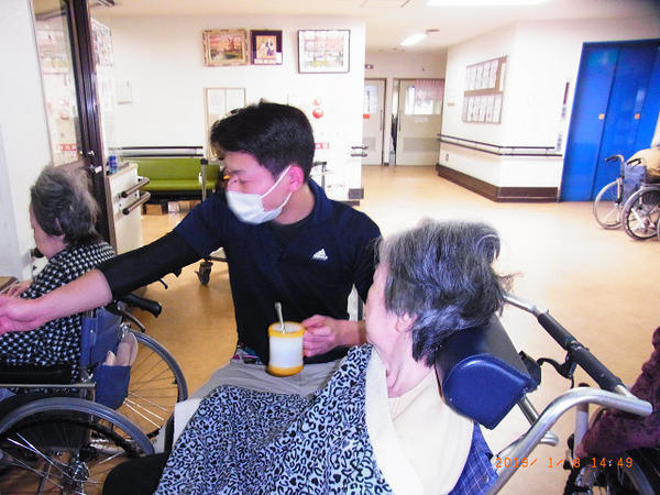 特別養護老人ホーム カントリービラ青梅（パート）の介護職求人メイン写真3