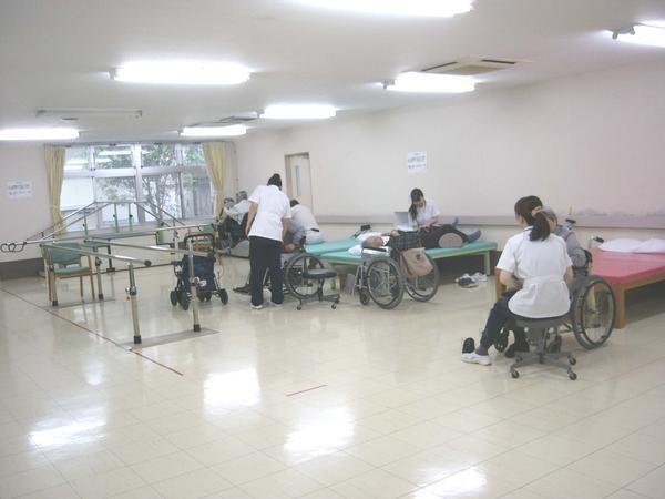 介護老人保健施設 さくら野（常勤）の准看護師求人メイン写真4