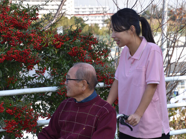 介護老人保健施設ヒューマンライフケア横浜 （パート）の看護師求人メイン写真3