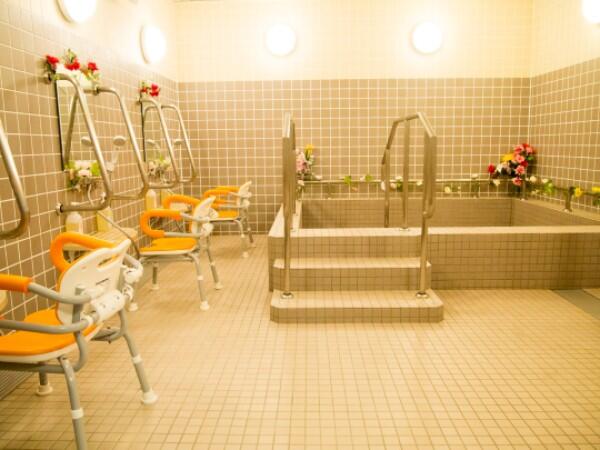 ヒューマンライフケア 高幡不動の湯（パート）の介護福祉士求人メイン写真3