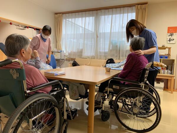 特別養護老人ホーム やすらぎの里広域公園（常勤）の介護職求人メイン写真2