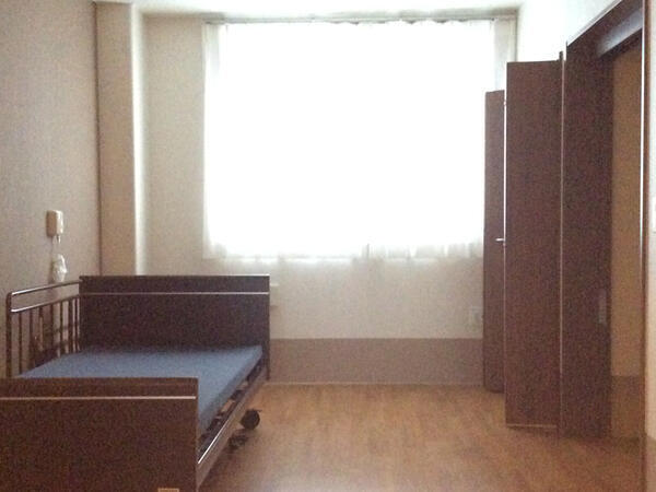 介護付き有料老人ホーム フォレスト高松（夜勤専従パート）の介護職求人メイン写真2