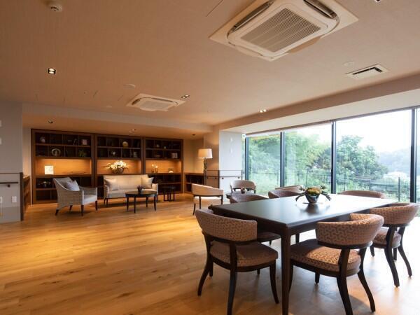 介護付有料老人ホーム チャームプレミア鎌倉山（パート）の介護福祉士求人の写真