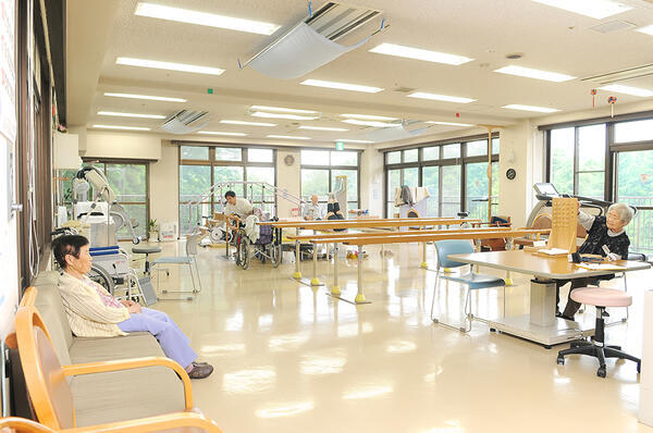 介護老人保健施設 サンシルバー町田（パート）の看護師求人メイン写真4