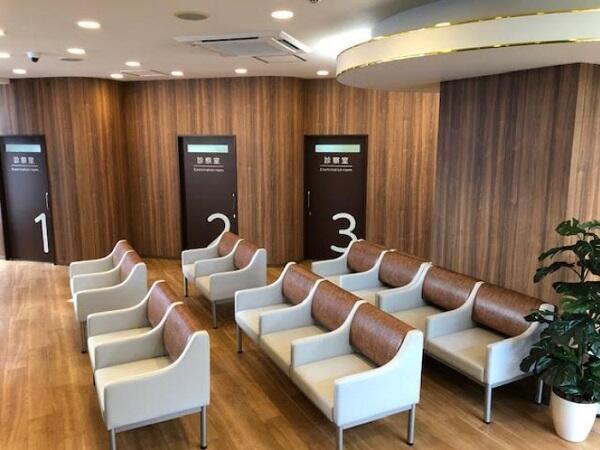 スカイクリニック（リハビリ室受付 / パート）の一般事務求人の写真