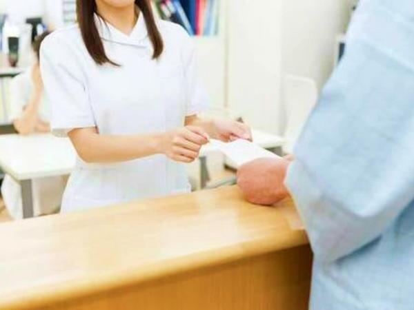 越谷市立病院（入院係/日給パート）の医療事務求人メイン写真1