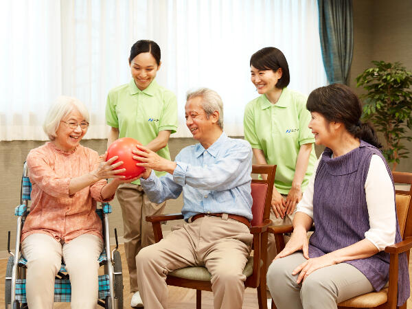 介護付有料老人ホーム ニチイホーム八幡山（常勤）の介護福祉士求人メイン写真3