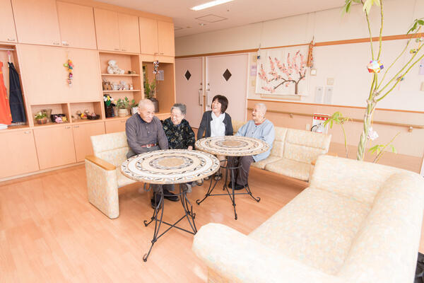 特別養護老人ホーム ガーデンハウス明範荘（機能訓練指導員/常勤）の理学療法士求人メイン写真4