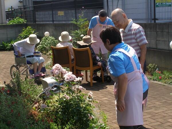 住宅型有料老人ホーム グループリビングアリスの家 ローズ館（常勤）の介護職求人メイン写真5