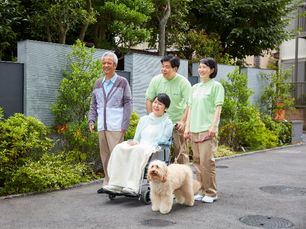 介護付有料老人ホーム ニチイホーム八幡山（常勤）の介護職求人メイン写真1