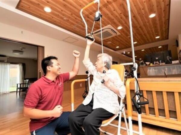 特別養護老人ホーム 川名山荘（機能訓練指導員/常勤）の理学療法士求人メイン写真1