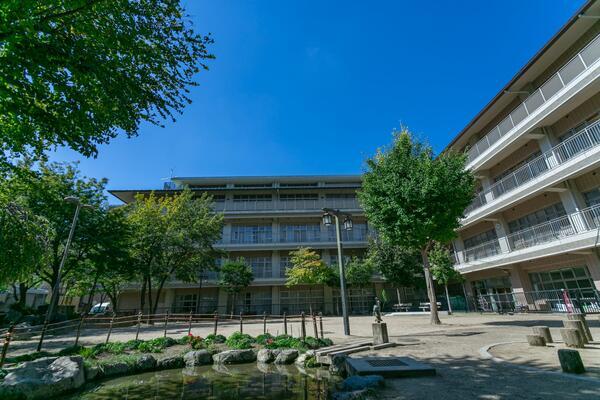 京都市修徳特別養護老人ホーム（パート）の介護福祉士求人メイン写真1