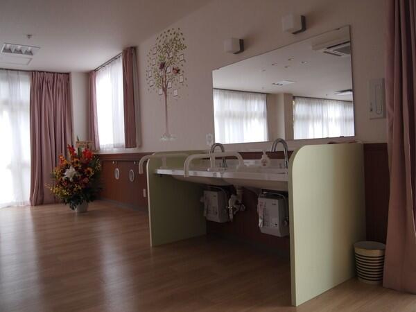 住宅型有料老人ホーム グループリビングアリスの家 椿峰館（常勤）の介護職求人メイン写真3