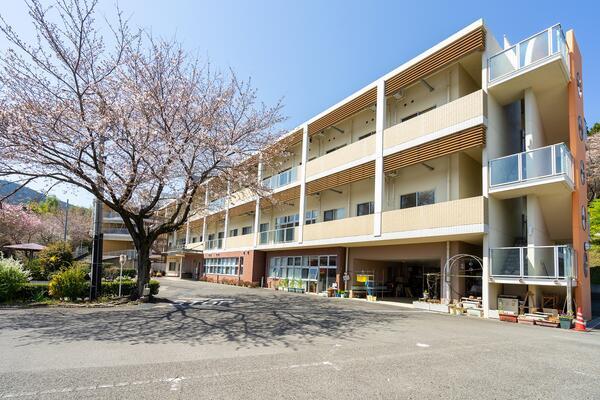 特別養護老人ホーム 伊勢原ホーム（常勤）の看護師求人の写真