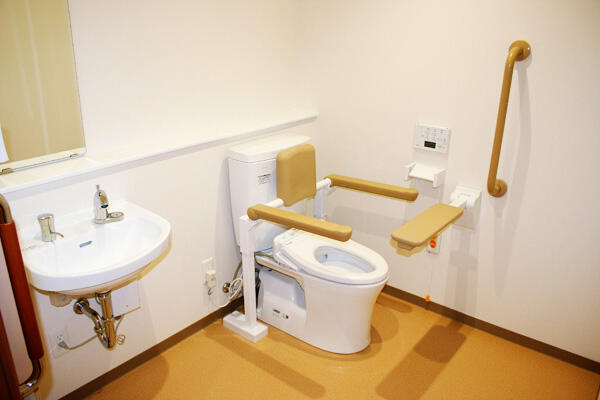 特別養護老人ホーム あおやま（介護職/フルタイムパート）の介護職求人メイン写真4