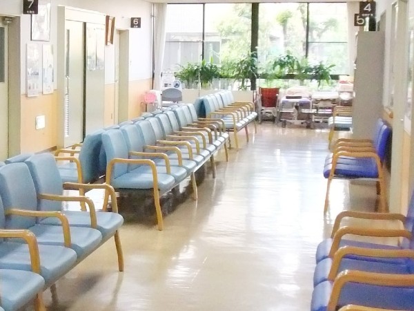 福山第一病院（常勤）の看護助手求人メイン写真2