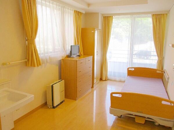 介護老人保健施設 ケアガーデンさがみ湖（常勤）の介護福祉士求人メイン写真2