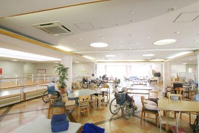 老人保健施設ゆめの里（常勤）の介護職求人メイン写真2