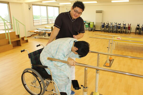 クリニカル病院（常勤）の看護助手求人メイン写真4