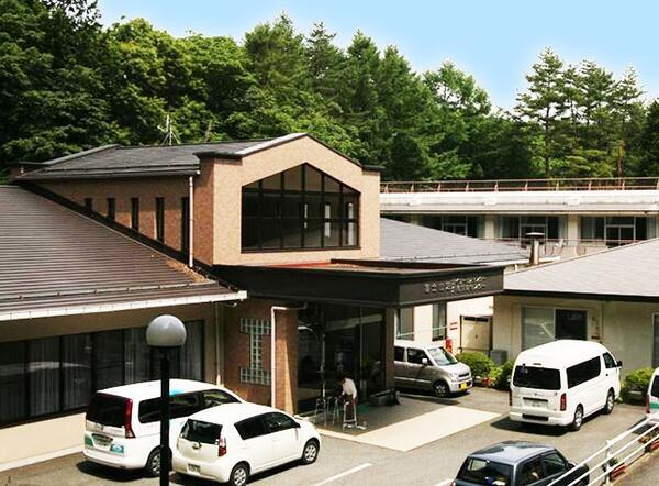 特別養護老人ホーム富士山荘（常勤）の介護職求人メイン写真1