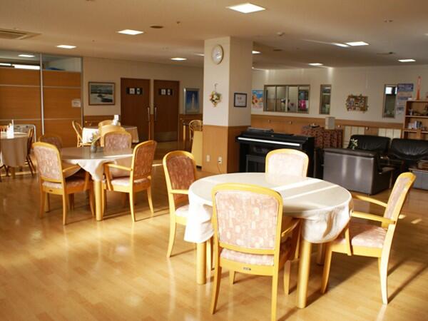 有料老人ホーム　エスケア半田の介護職求人メイン写真2