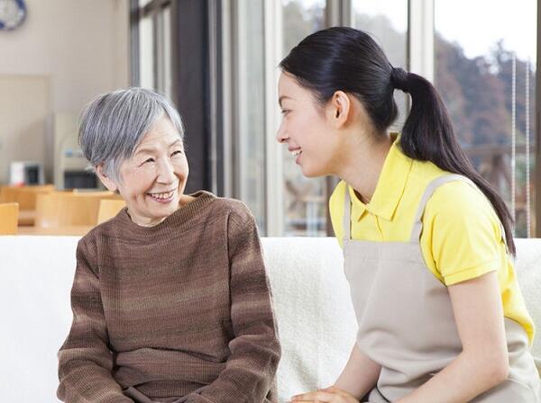 住宅型有料老人ホーム　オアシス（常勤）の介護職求人メイン写真1