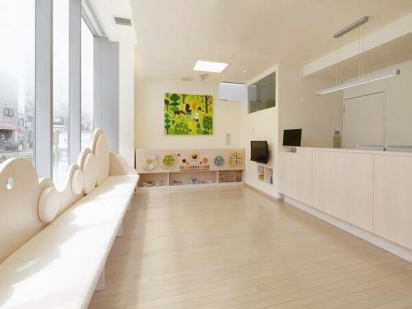 みともり子どもクリニック（常勤）の医療事務求人の写真