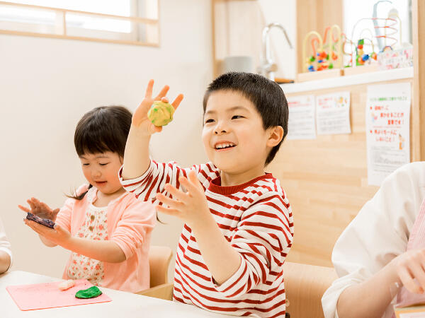 グローバルキッズメソッド新真岡西店（児童指導員/常勤）の精神保健福祉士求人の写真